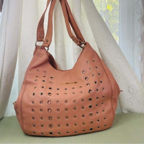be be Woman's Hobo Bag Peach Color 3 Compartment. SEND ME A REASONABLE OFFER… - Picture 7 of 16